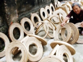 LÀNG LÀM LỒNG CHIM NGÀN ĐÔ XUẤT KHẨU